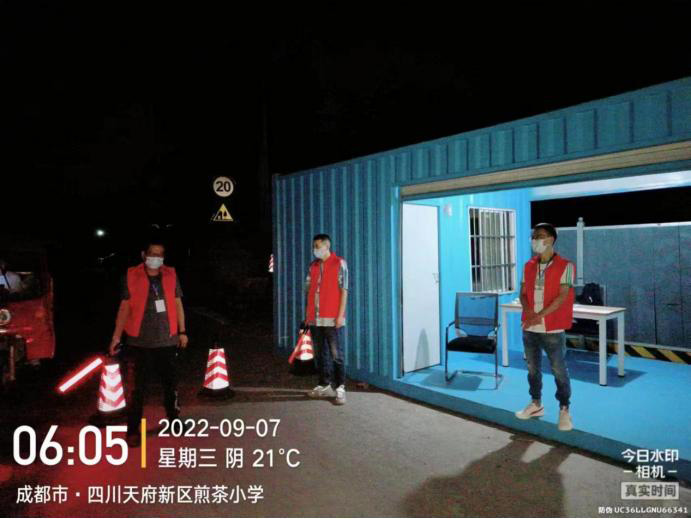 志願者早上6點開始值守。天府新區融媒體中心供圖