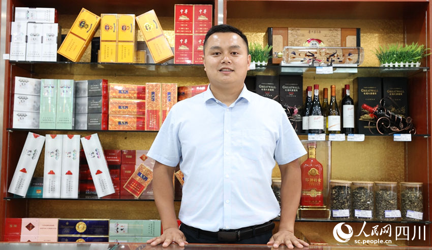 萬勇在店裡。付琬淋攝