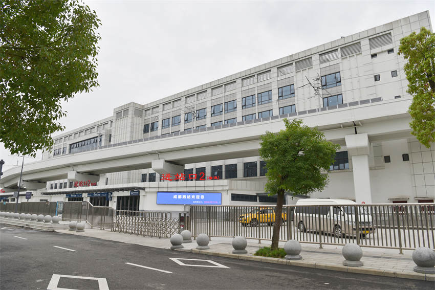 新候車樓可從進站口2進入。成都鐵路供圖