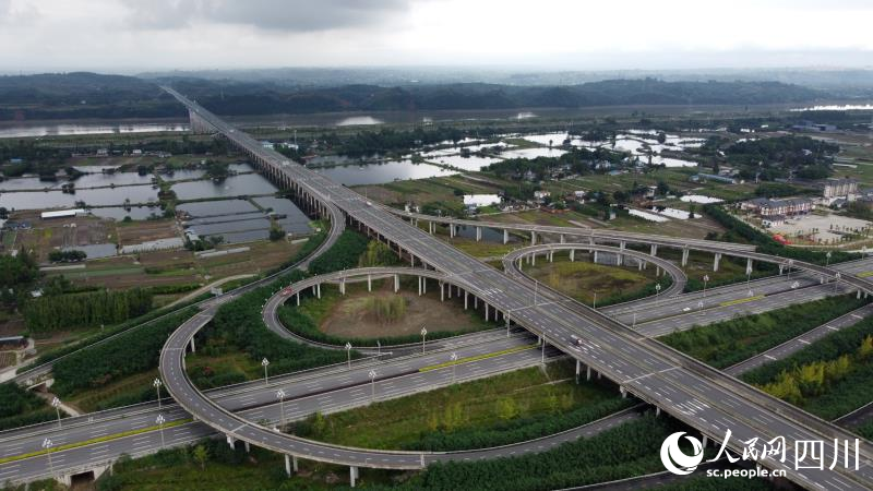 太和大道和成都經濟環線高速立交。翁光建攝