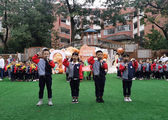 小運動員現場宣誓。玉泉幼兒園供圖