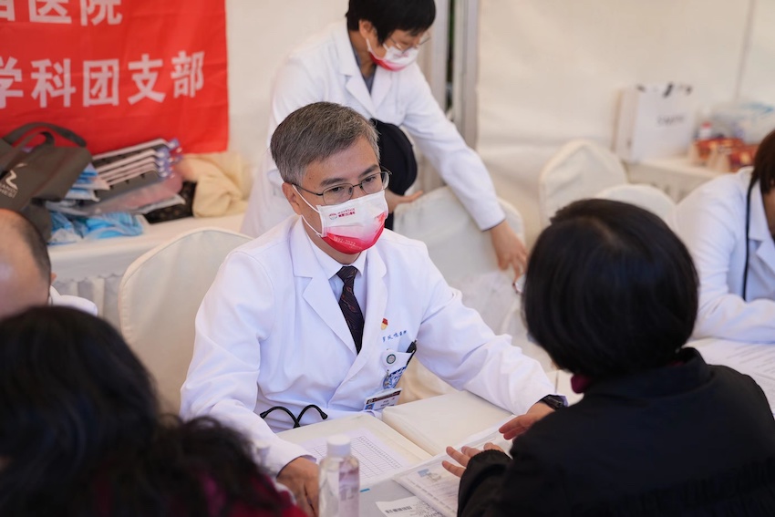 图为义诊活动现场。医院供图