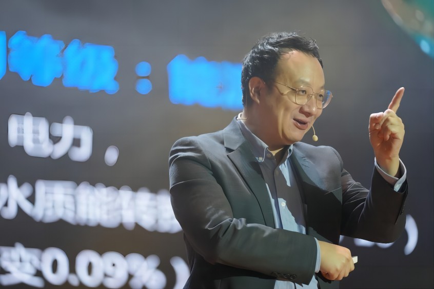 特邀演讲嘉宾袁岚峰教授。成都市科学技术协会供图