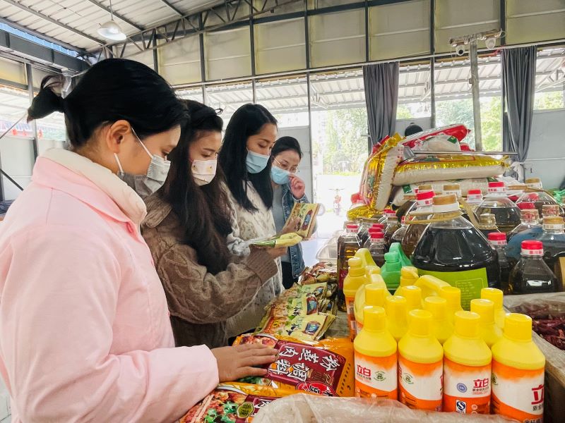 市場調研。成都市第二幼兒園供圖