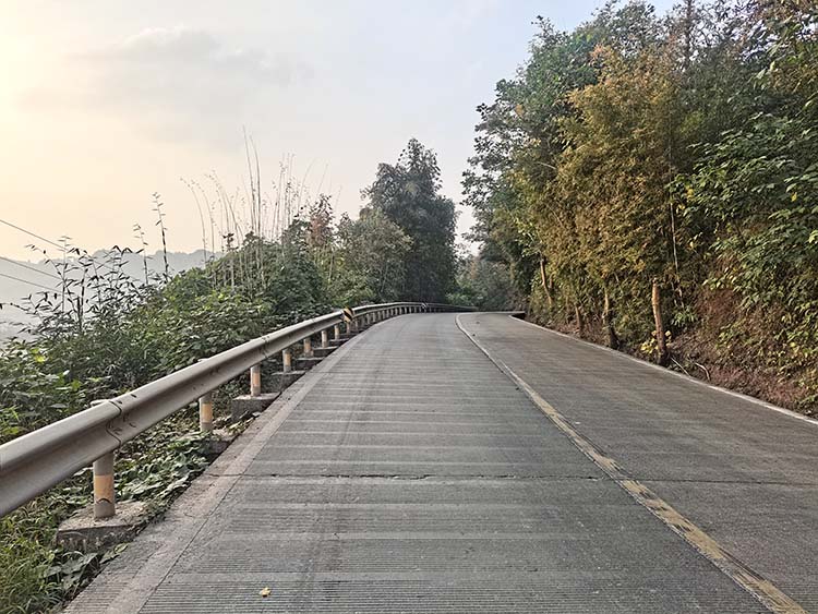 整潔的鄉村道路。翠屏區融媒體中心供圖