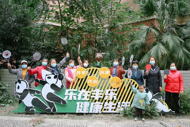 居民家门口的社区运动角。李国东供图