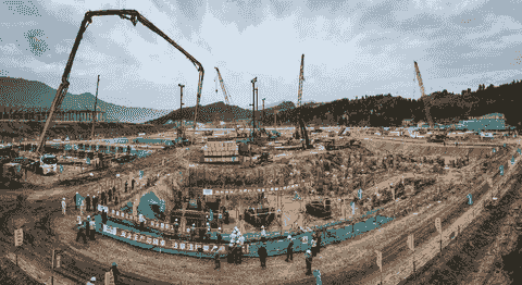 主厂房“首筑”现场。四川能投宣传部供图