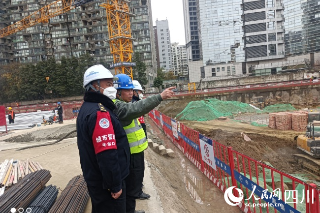 加大對在建工地巡查。蘧丹攝