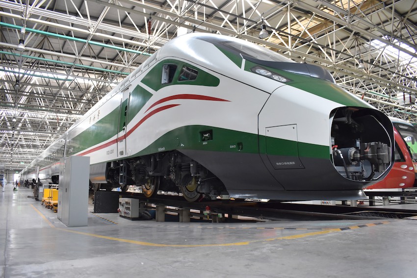 這是該型號動車組首次亮相。中國鐵路成都局集團有限公司供圖