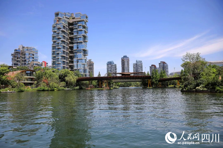 四川天府新区生活环境。周勇良 摄