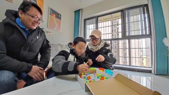 走访交流。徐振宇供图