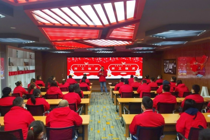 百威（四川）啤酒有限公司组织员工积极复工。资阳市高新区管委会供图