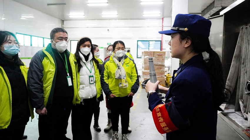 资阳消防“火凤凰”宣传服务队走进企业组织开展消防安全“开工第一课”。四川省消防救援总队供图