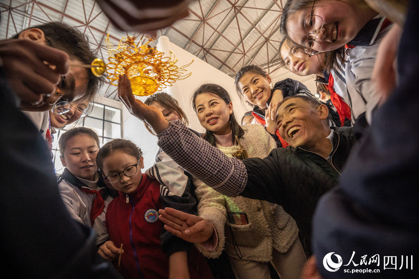 活动现场。翁光建摄