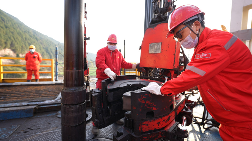 该井由中国石油川庆钻探公司90025队承钻，于2021年7月5日开钻。