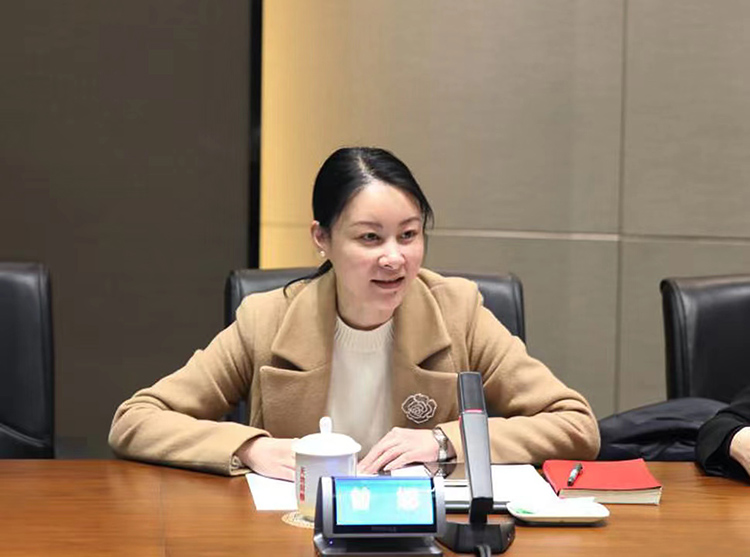 全国人大代表曾娜介绍税务助推企业高质量发展情况。四川省税务局供图