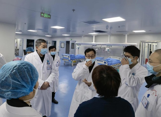 全力提升医疗服务质量。王娟供图