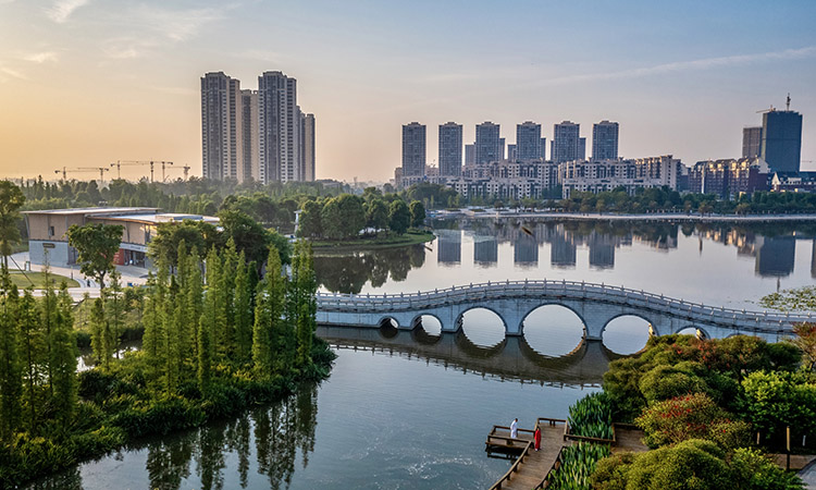 城市中的公園。什邡市委宣傳部供圖