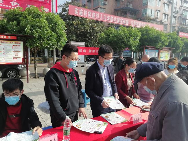 组织开展爱国卫生运动宣传。王娟供图