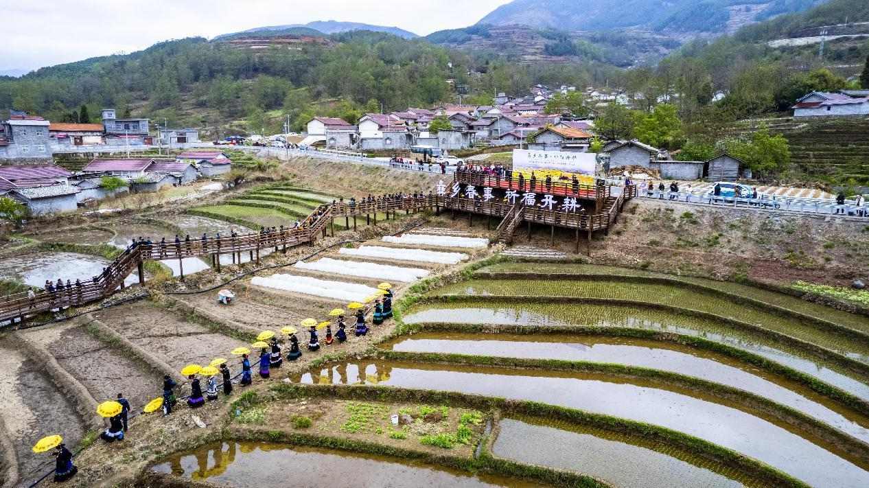 转山仪式。越西县文广旅局供图