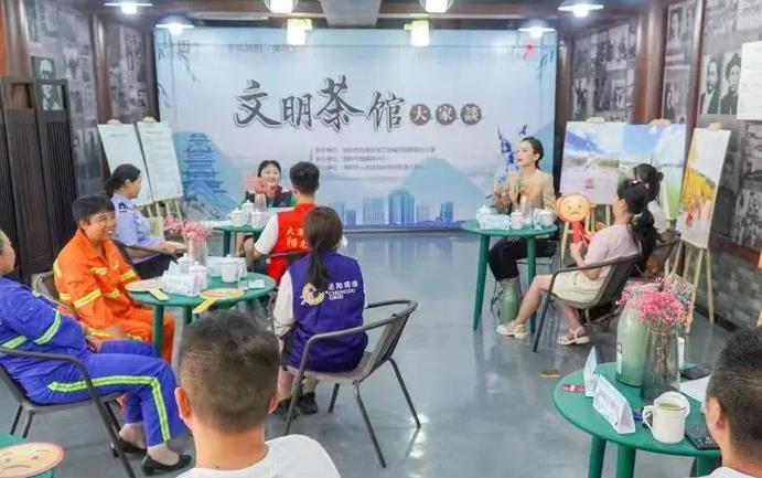 江月流虹小区茶话会。简阳融媒供图