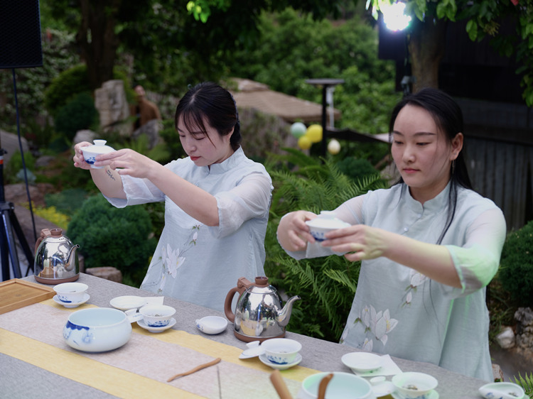 柚子花茶艺表演。广汉市融媒体中心供图