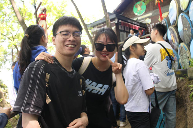 恋人同游的喜悦。剑阁县委宣传部供图