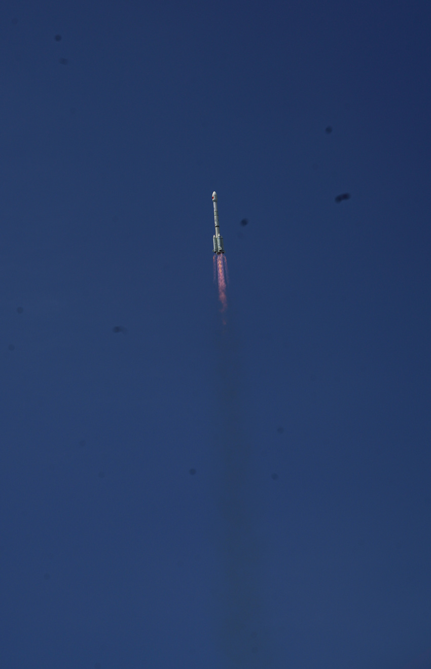 衛星發射升空。西昌衛星發射中心供圖 