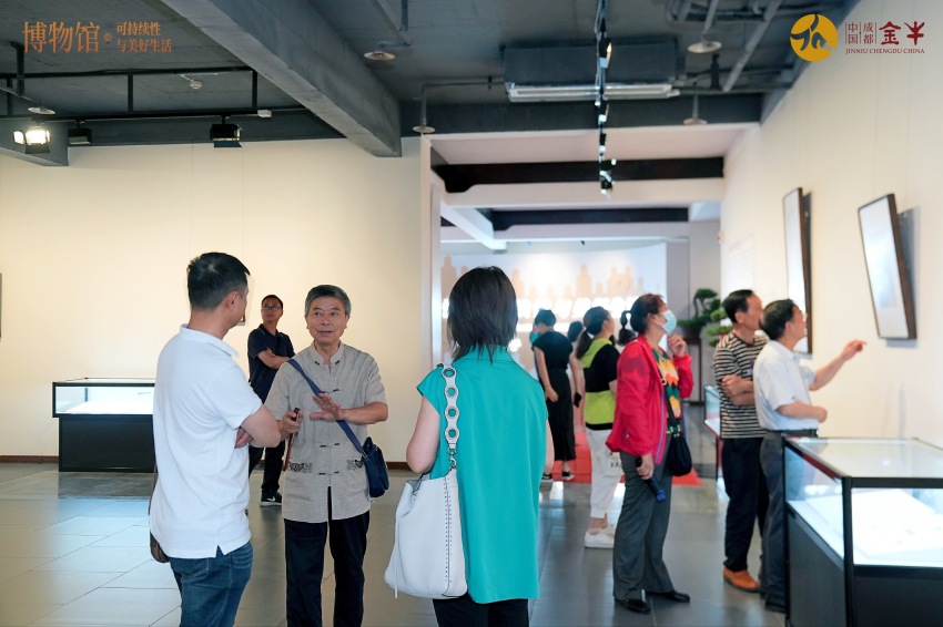 图为展览现场。四川易园园林艺术博物馆供图
