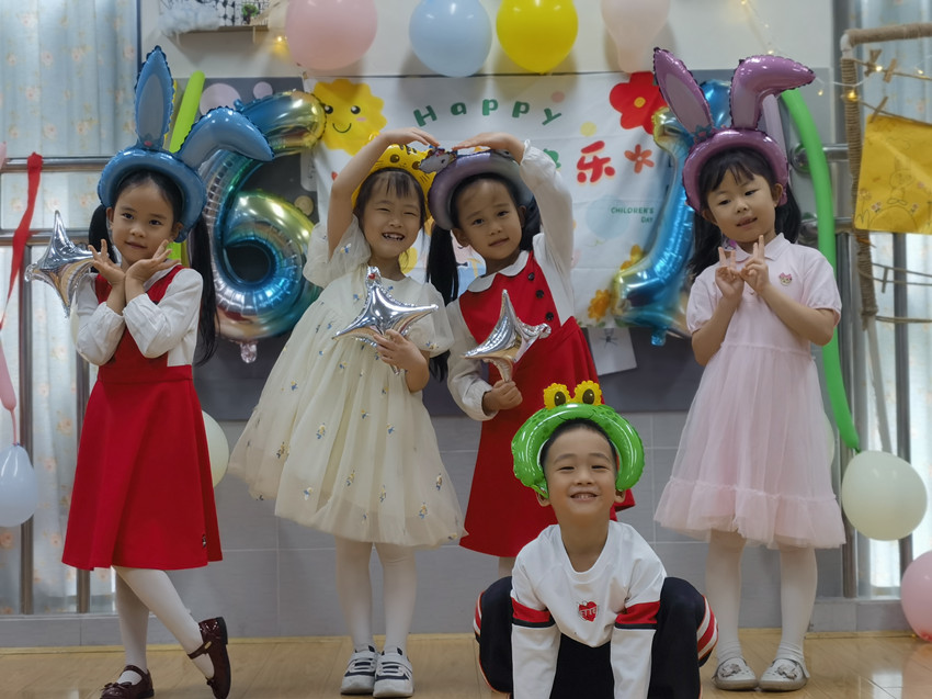 小朋友们创意造型秀展示。成都市第三幼儿园国际新城园区供图