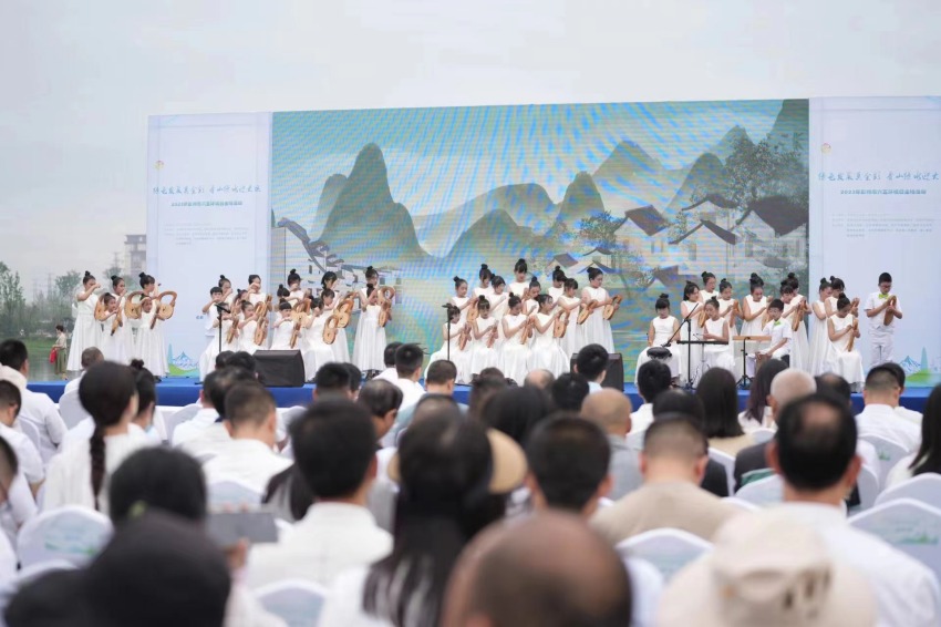 图为活动现场文艺表演。主办方供图
