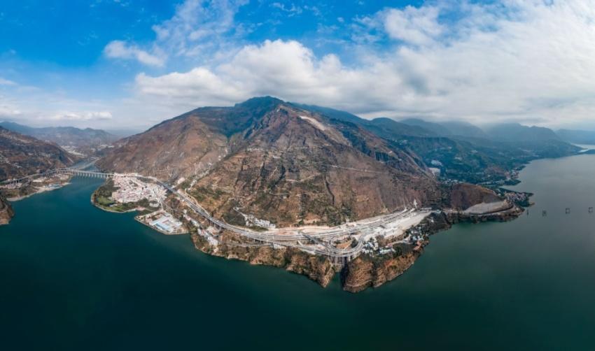峨汉高速通车后将对沿途群众提供极大便利。蜀道集团供图