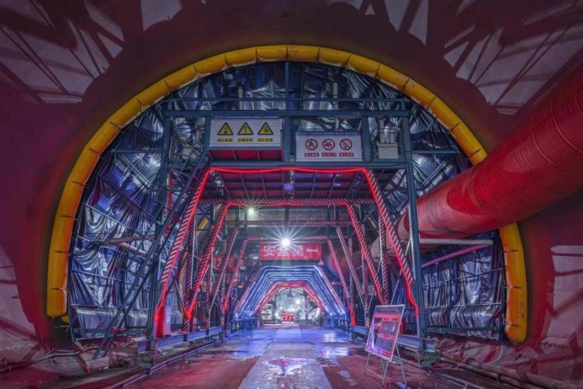 隧道建设现场。西昆公司供图