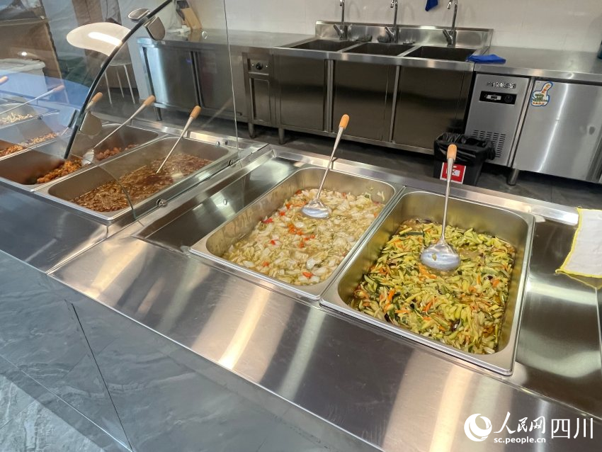 图为套餐菜品。商译丹摄