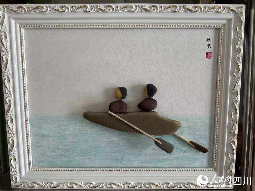 涪江奇石贴画系列作品。陈伟摄