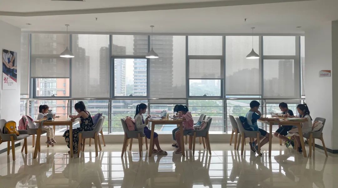 孩子们在阅读。天府新区融媒体中心供图