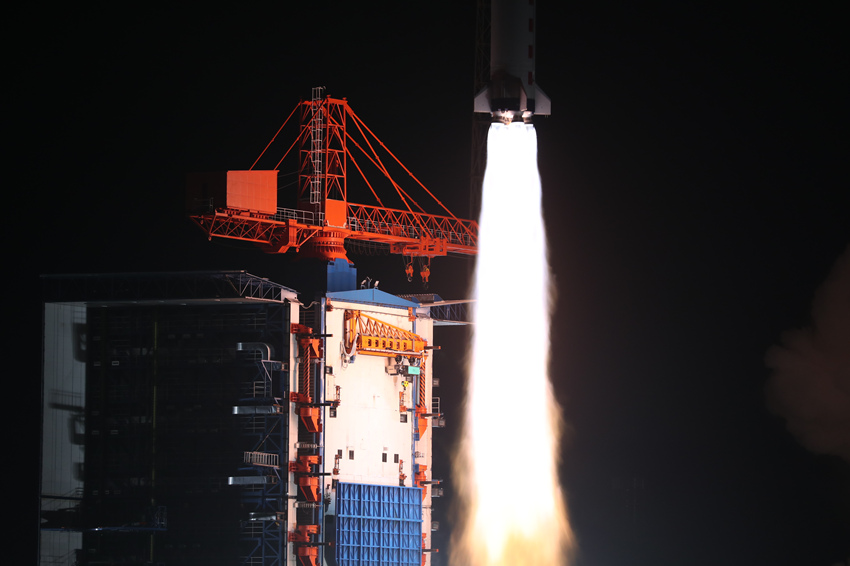 火箭升空。西昌卫星发射中心供图
