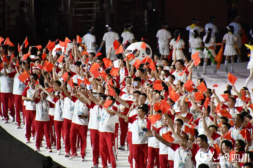 成都第31屆世界大學生夏季運動會開幕式現場。人民網記者 王洪江攝