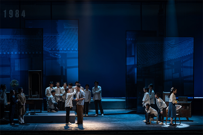 话剧《春暖人间》剧照。广安市委宣传部供图