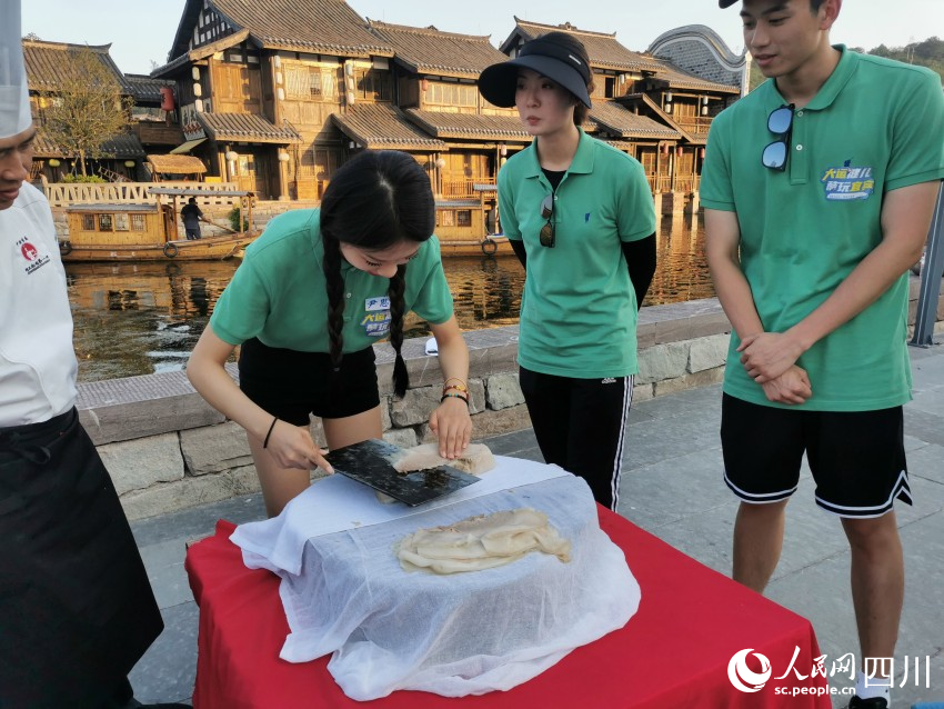 活动现场。陈建华摄