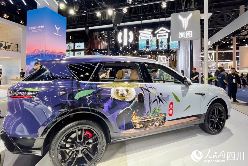 成都国际车展现场。人民网记者 朱虹摄