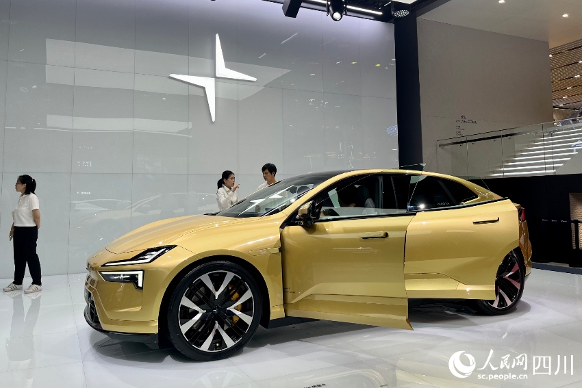 成都国际车展现场。人民网记者 朱虹摄