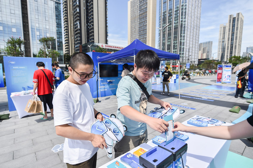 公众参与趣味活动。成华区委宣传部供图