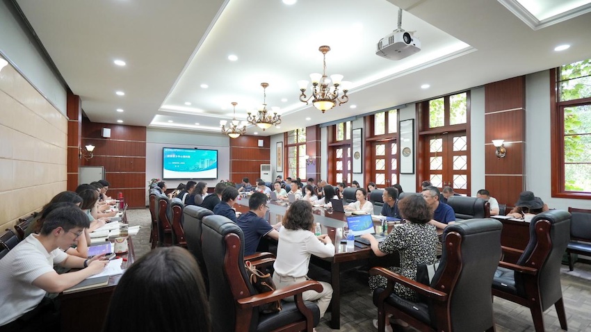 “识别青少年心理问题”主题心理学讲座现场。主办方供图
