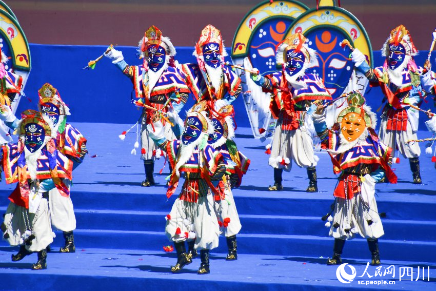 四川省阿壩藏族羌族自治州成立70周年慶祝大會現場。人民網記者 王洪江攝