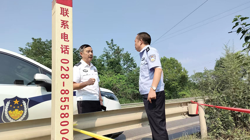 治安科民警開展工作。新都公安供圖
