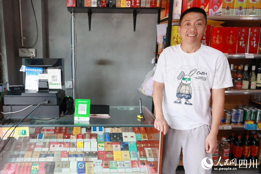 韓偉在店裡。付琬淋攝