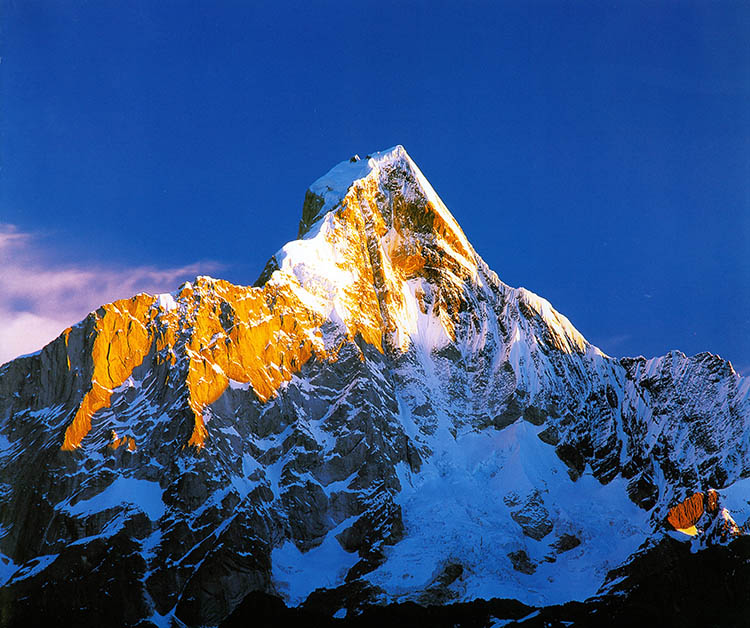 四姑娘山景区内的雪峰。四管局供图