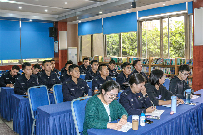新民警开展政治思想理论学习