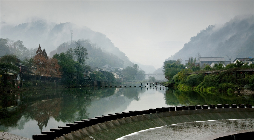 烟雨柳江。眉山市委宣传部供图